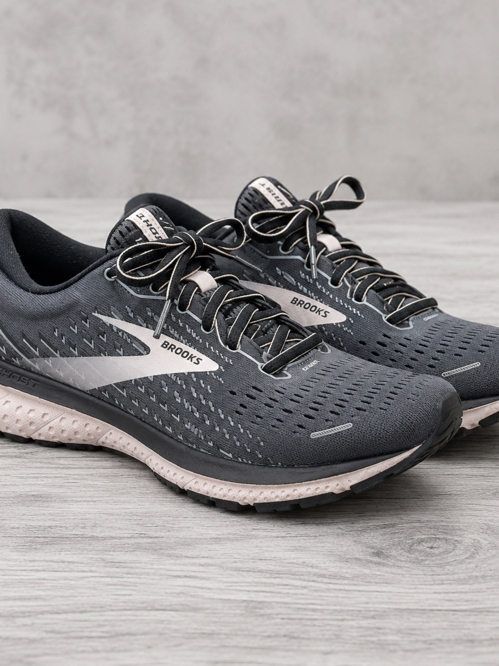 Brooks Ghost 13 Women’s 8.5 B Running Shoes — Charcoal Gray with Light Pink - Picture 2 of 14